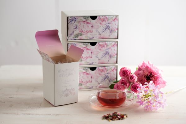 WHITETREE | room824 produce by 岸紅子